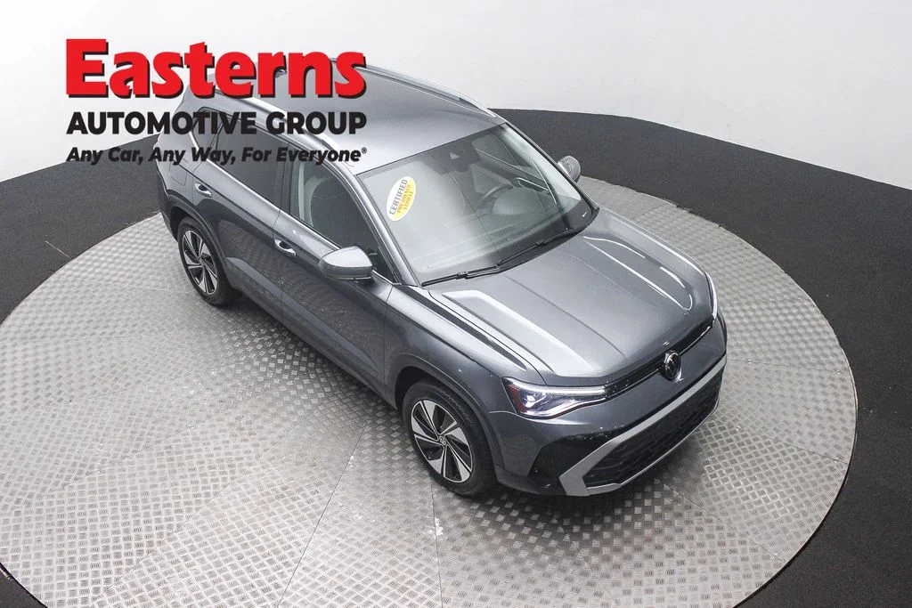 Used 2025 Gray Volkswagen 1.5T SE image 3