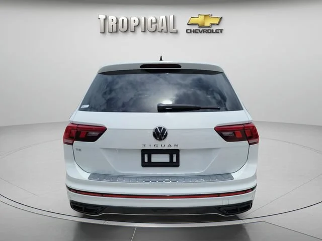 Used 2022  Volkswagen SE R-Line Black image 4