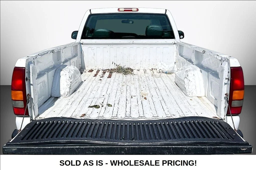 Used 2002 White Chevrolet Base image 7