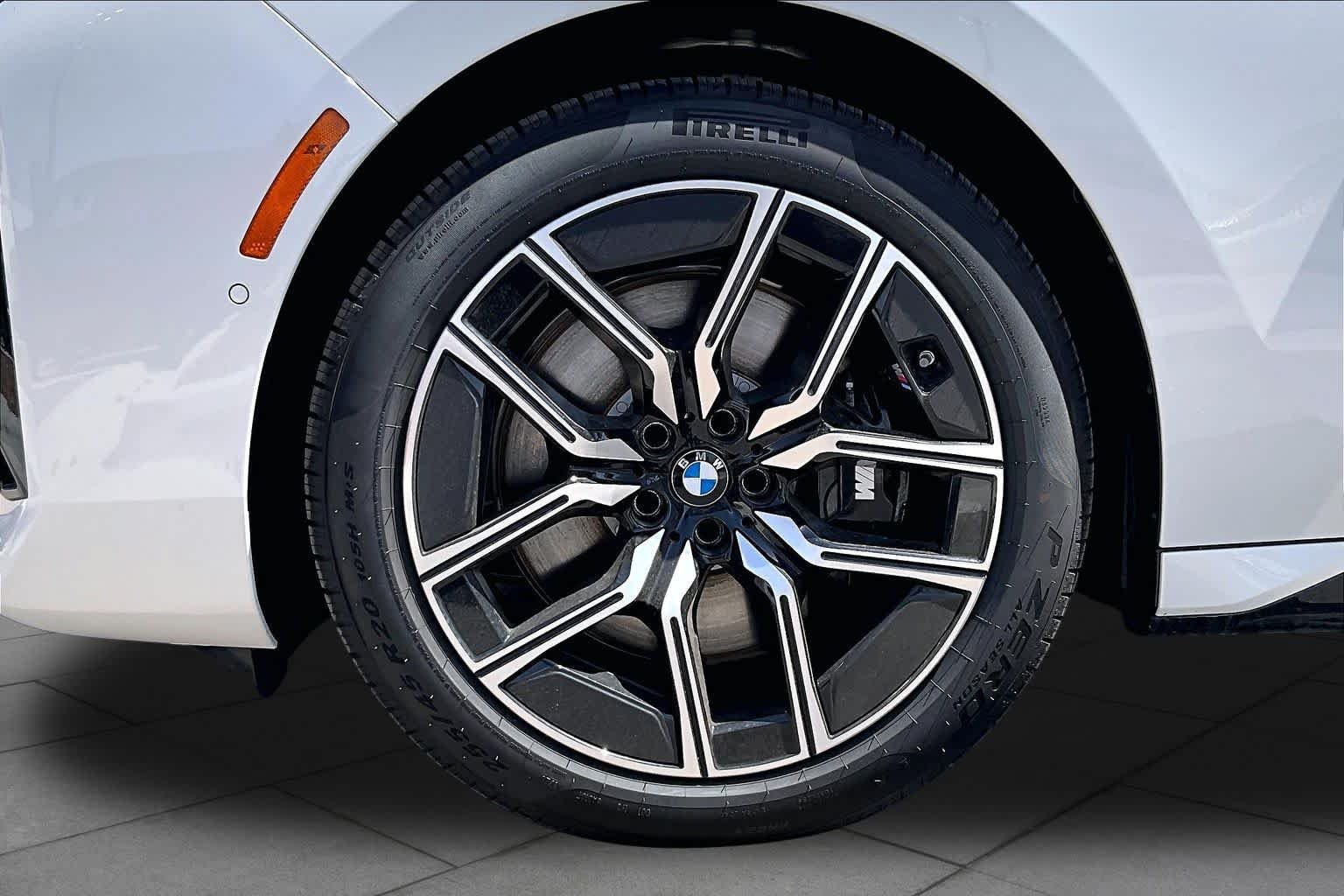New 2026 Mineral White Metallic BMW 740i xDrive image 11