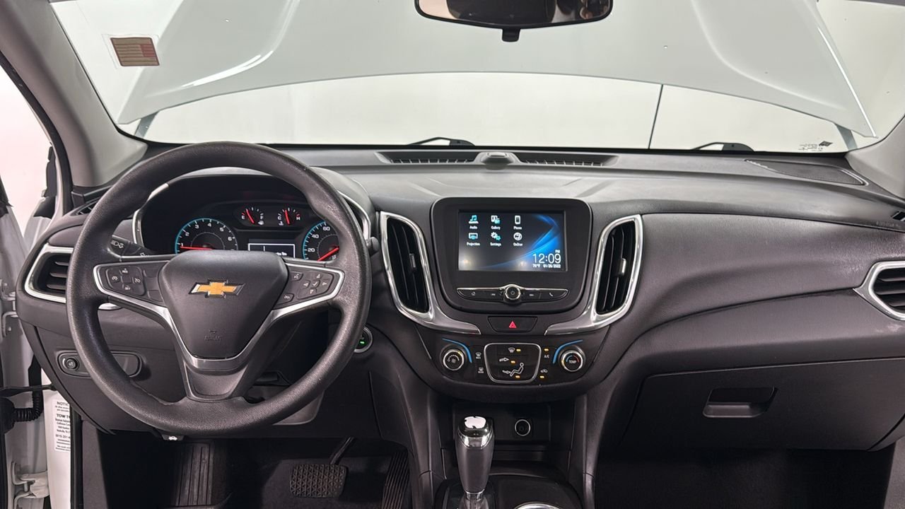 Used 2018 White Chevrolet LT image 9