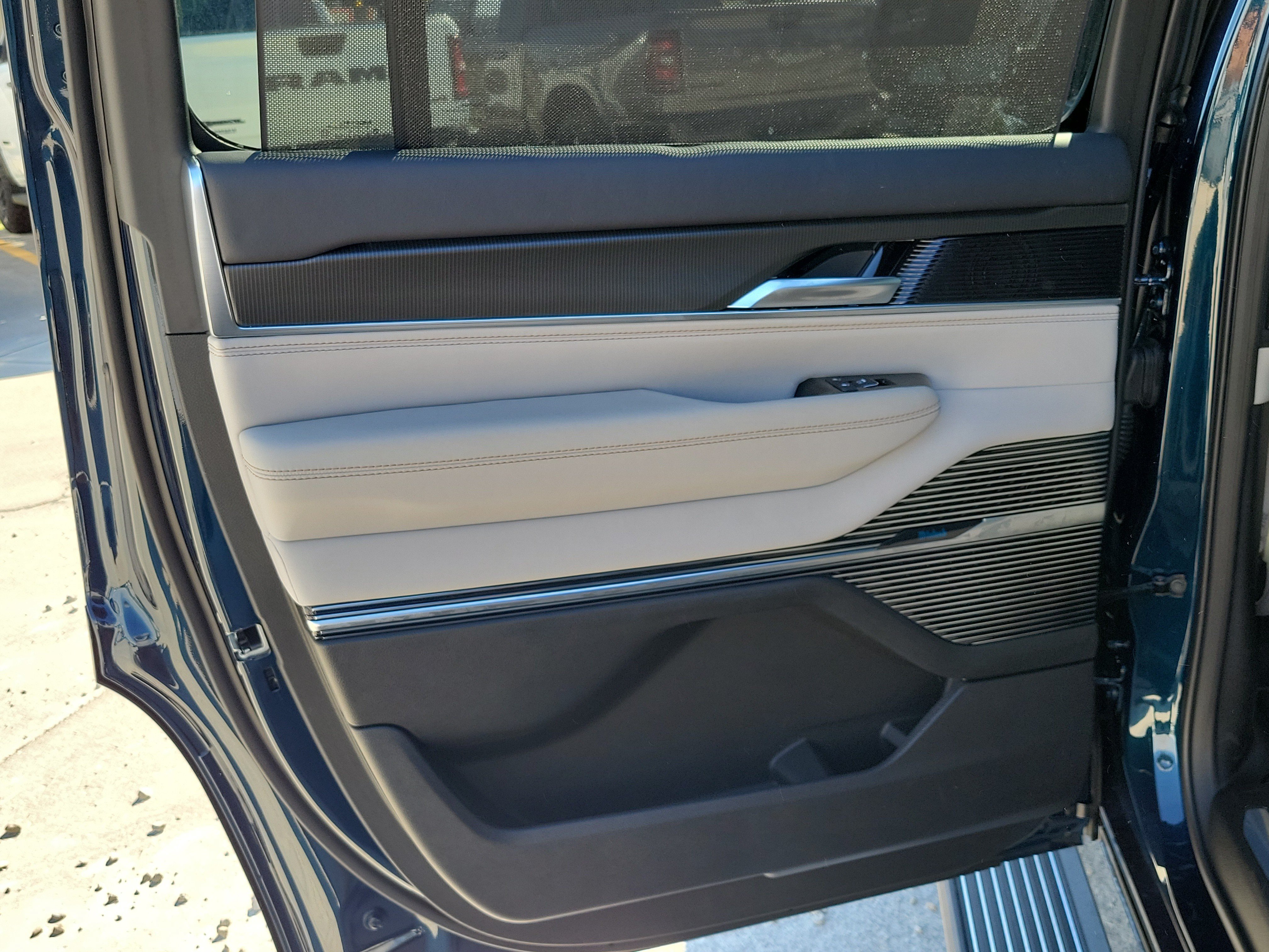 New 2026 Fathom Blue Pearlcoat Jeep Summit Obsidian image 11