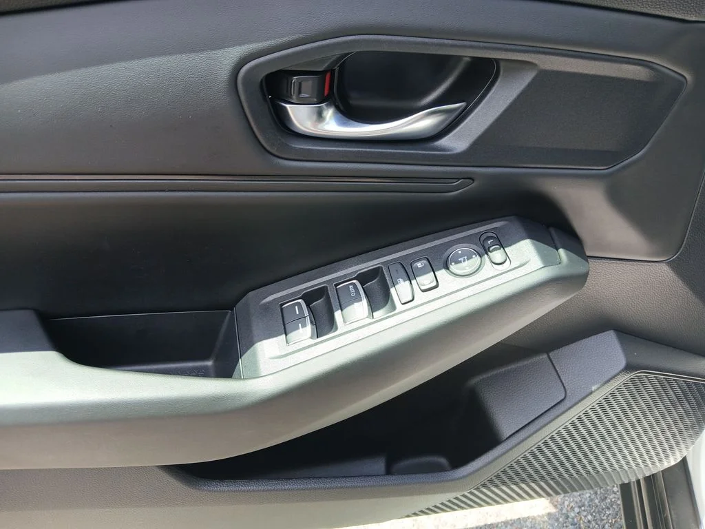 Used 2024 White Honda EX image 11