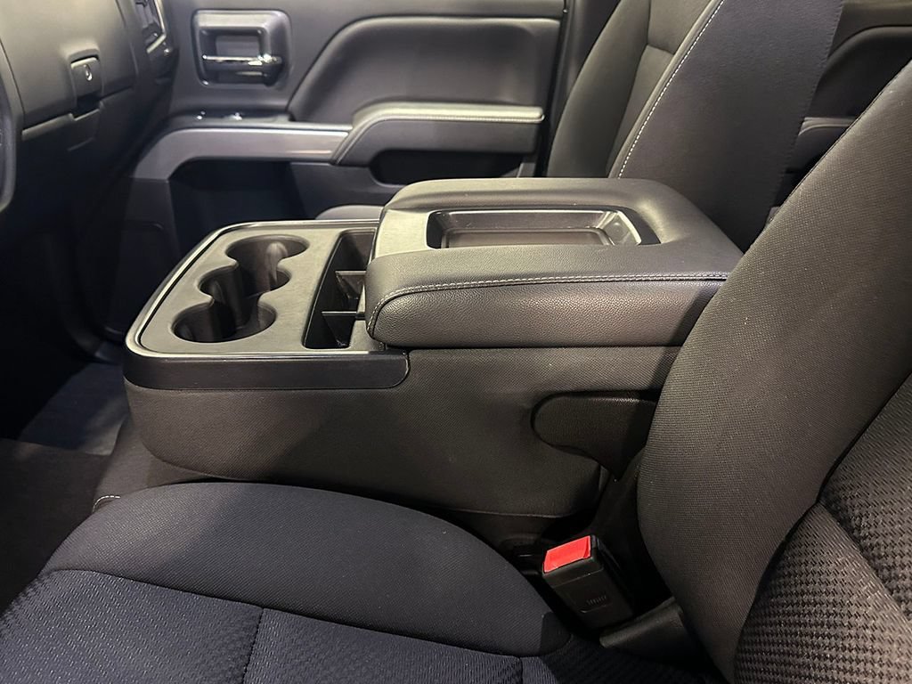Used 2019 SILVER ICE METALLIC Chevrolet LT image 25