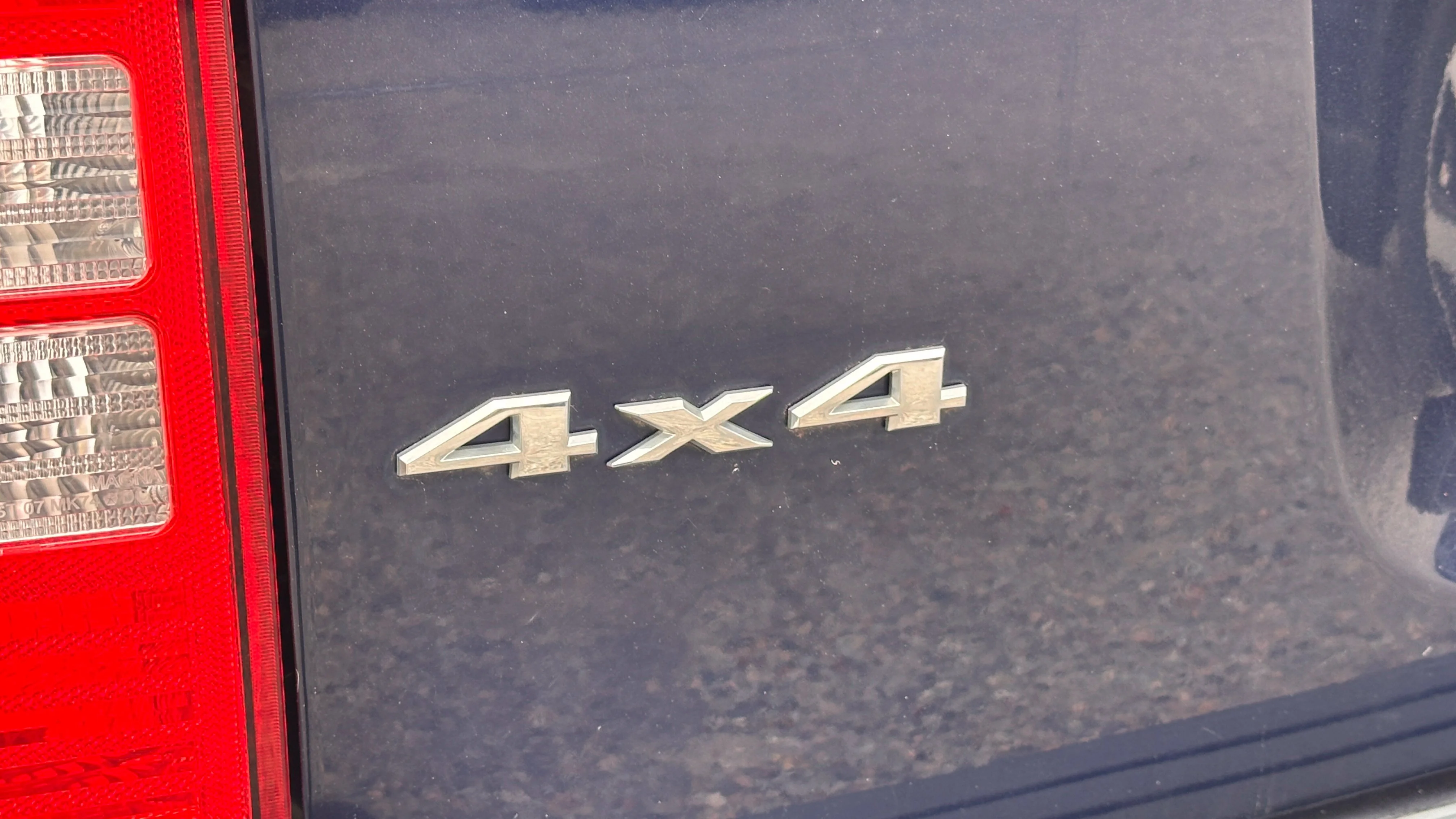 Used 2014 Blue Jeep Latitude image 7
