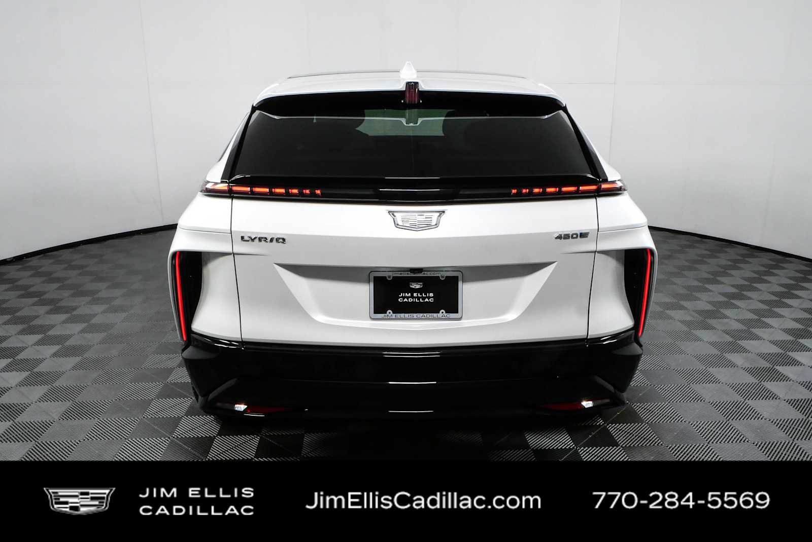 Used 2024 Crystal White Tricoat Cadillac Sport image 27