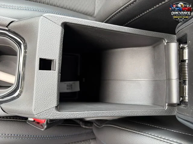 New 2026 White Jeep Latitude image 24