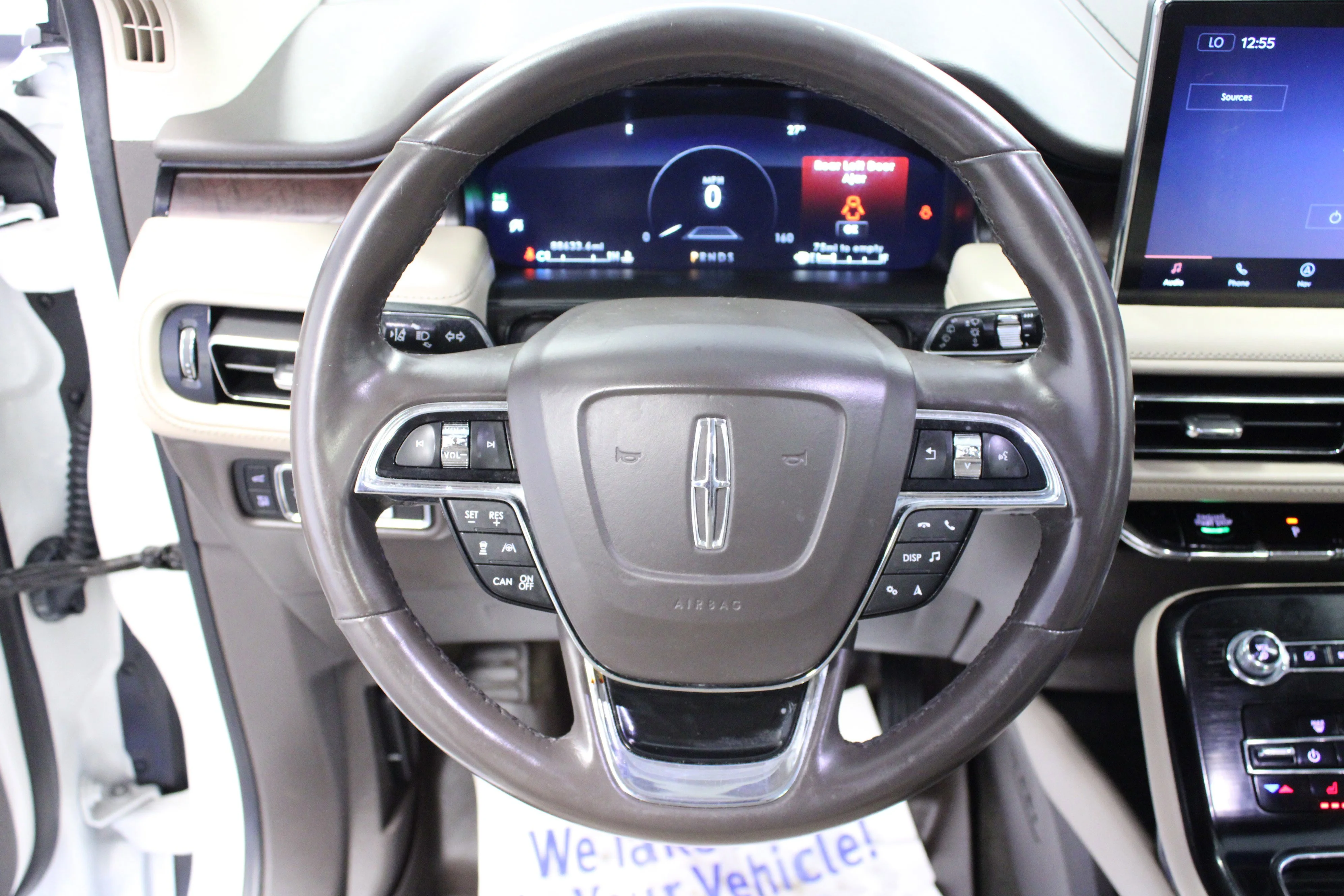 Used 2021 Pristine White Lincoln Reserve image 17