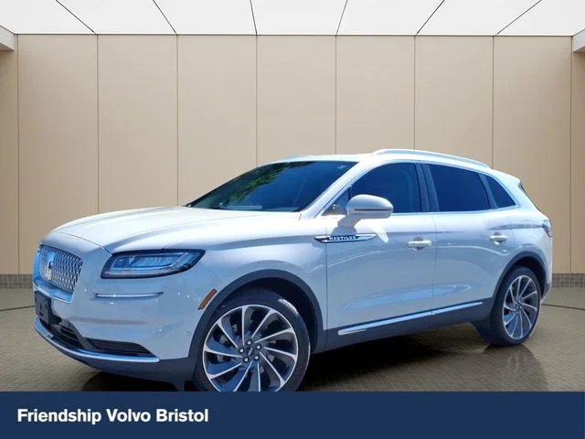 Used 2023 White Lincoln Reserve image 1