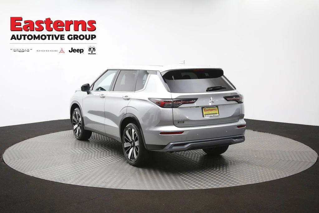 Used 2025 Silver Mitsubishi SE image 65