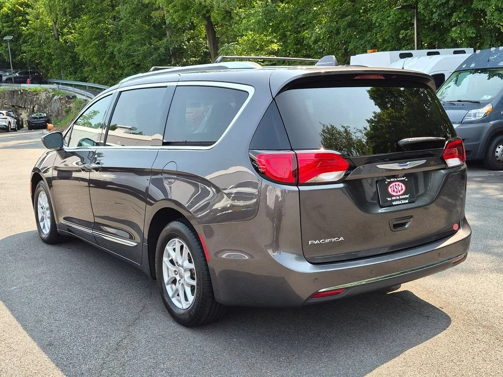 Used 2020 Gray Chrysler Touring L image 6
