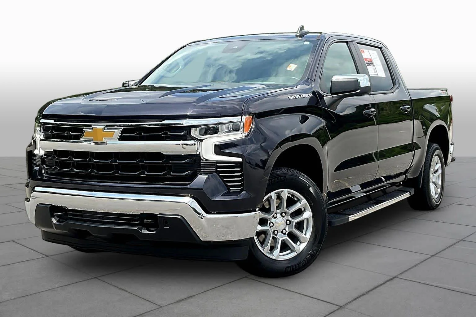 Used 2023 Dark Ash Metallic Chevrolet LT image 3