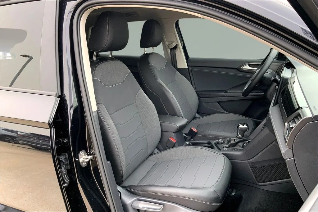 New 2026 Deep Black Pearl Volkswagen 1.5T SE Black image 11