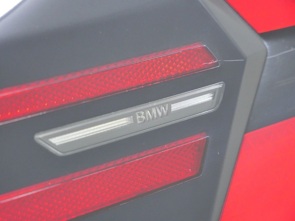 New 2026 Dravit Grey Metallic BMW xDrive40i image 18