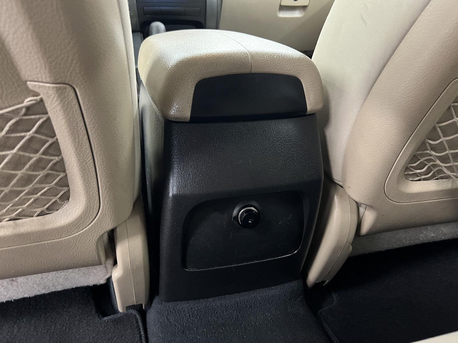 2011 Kia Sorento LX - Photo 25