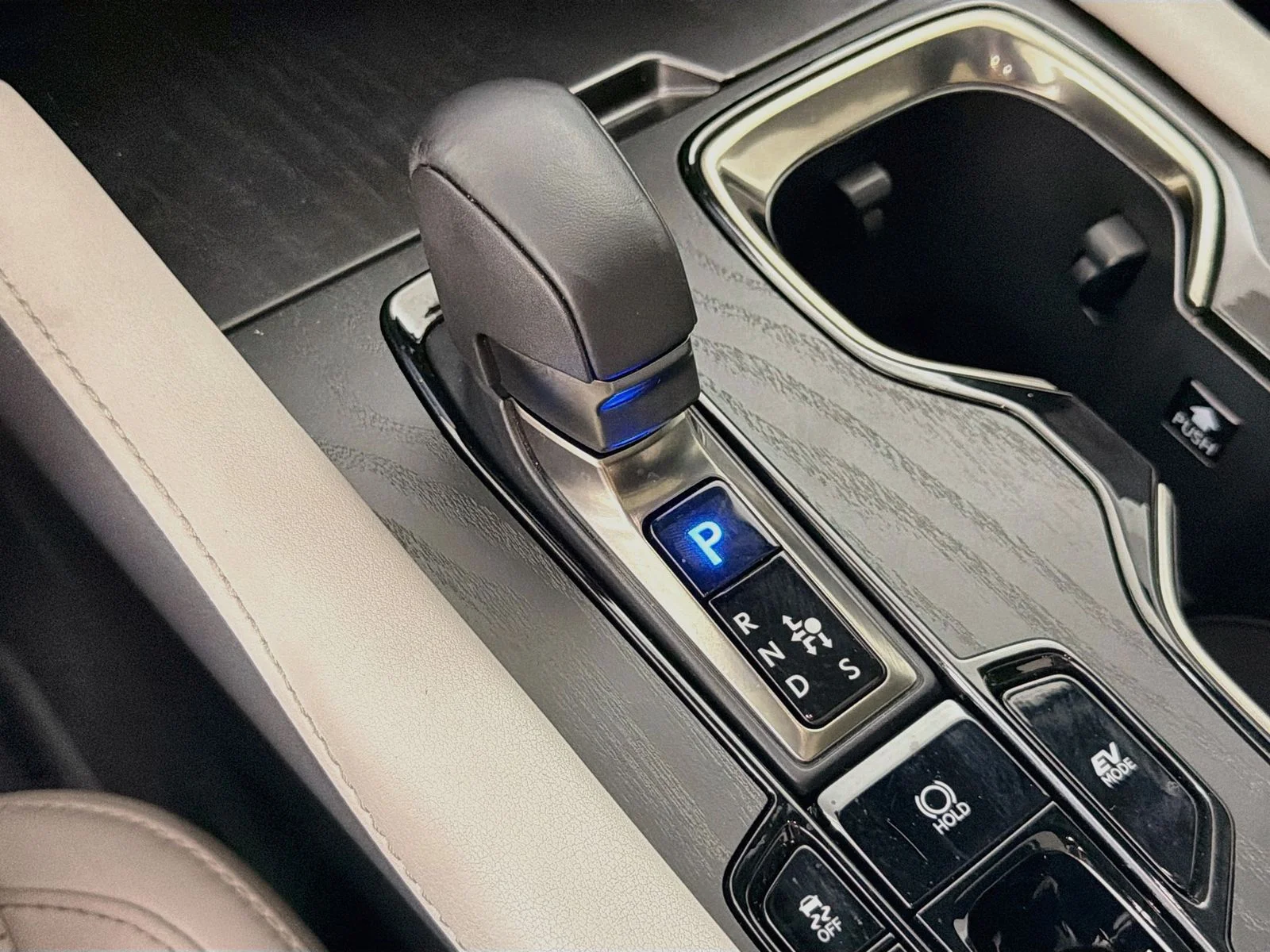 Used 2025 White Pearl Lexus 350h Premium image 16