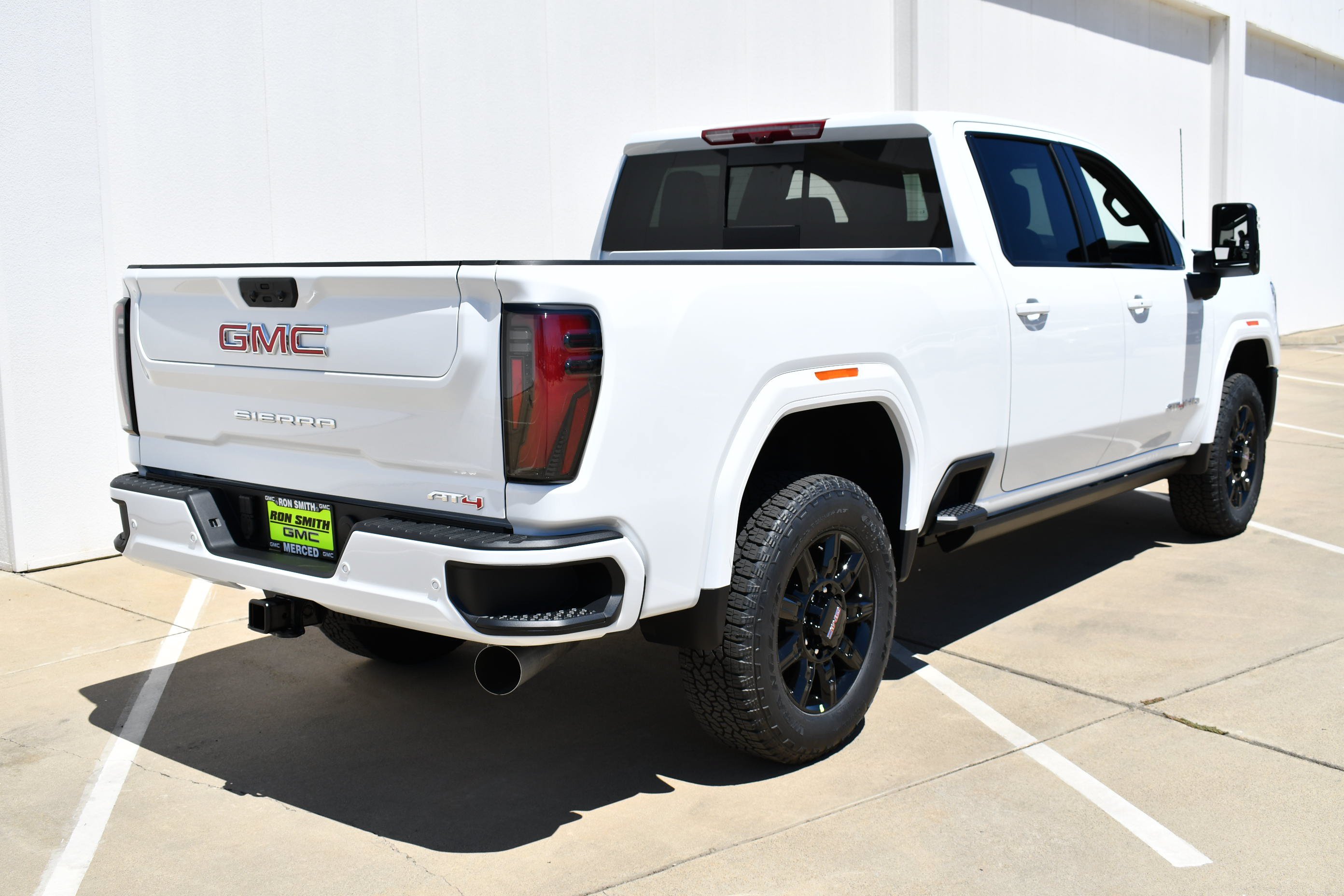 2026 GMC Sierra 2500HD AT4 - Photo 8