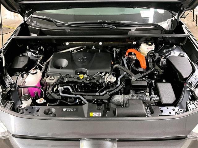 Certified Used 2025 MAGNETIC GRAY MET. Toyota  image 29