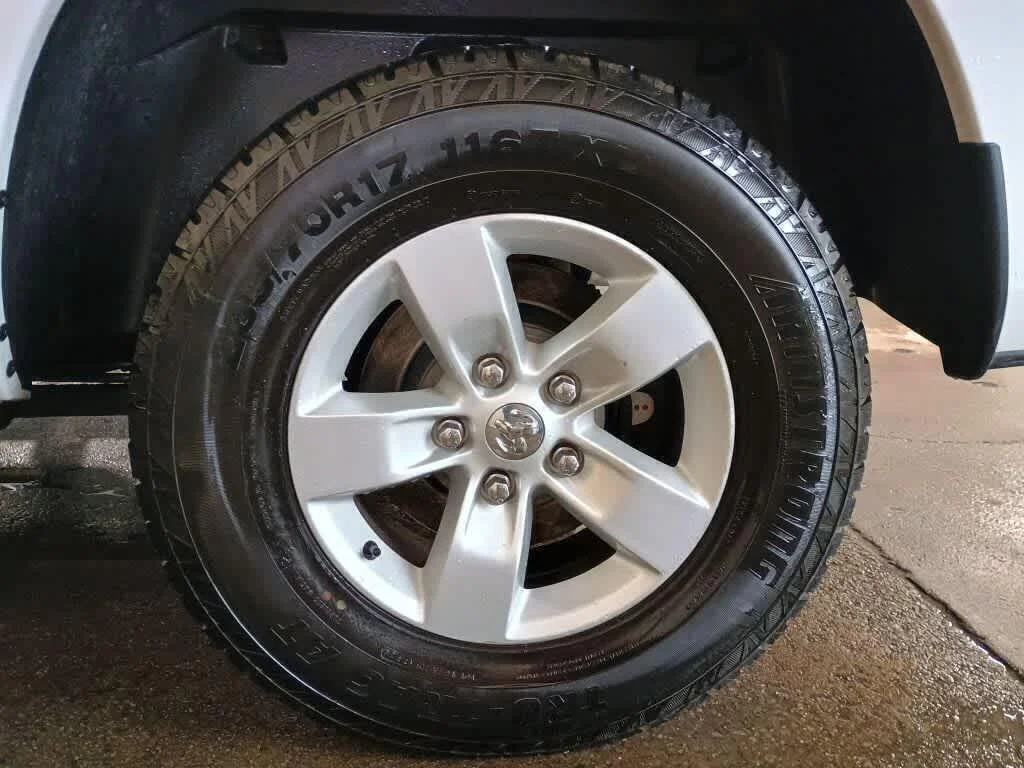 Used 2019 Bright White Clearcoat Ram SLT image 28
