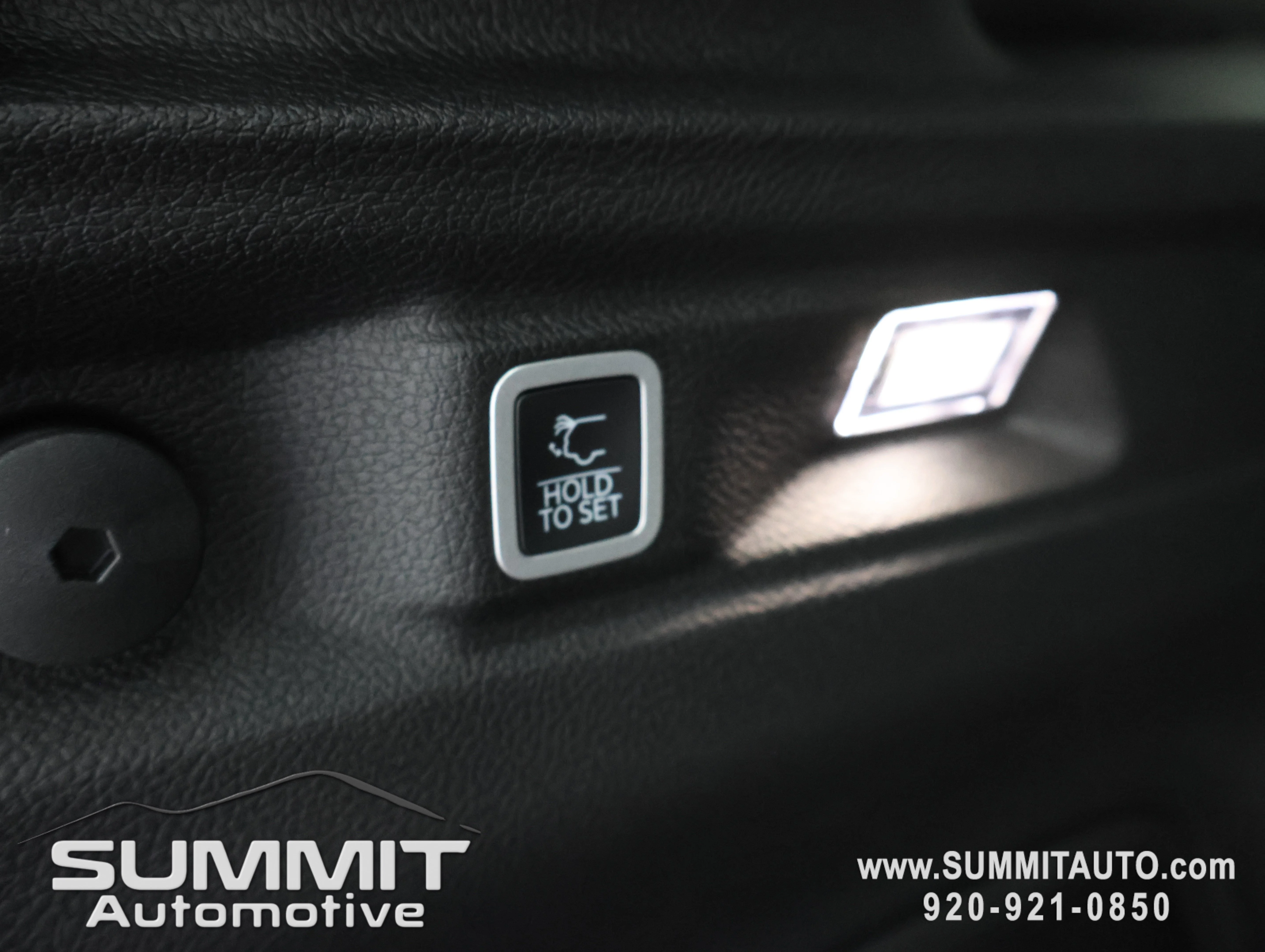 New 2026 Diamond Black Crystal Pearl-Coat Exterior Paint Jeep Limited Reserve image 35