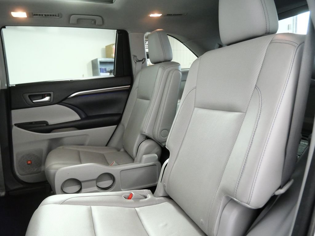 Used 2016 Silver Toyota Limited Platinum image 15