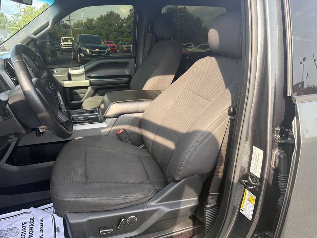 Used 2016 Gray Ford XLT image 3