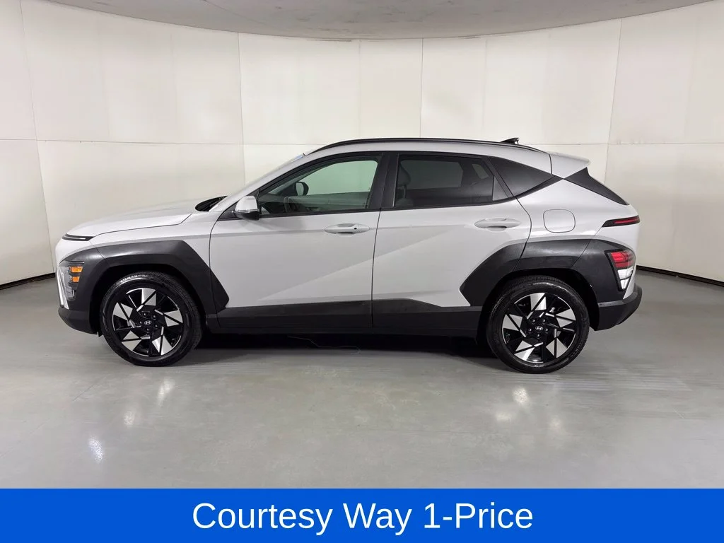 Used 2025 Gray Hyundai SEL image 6
