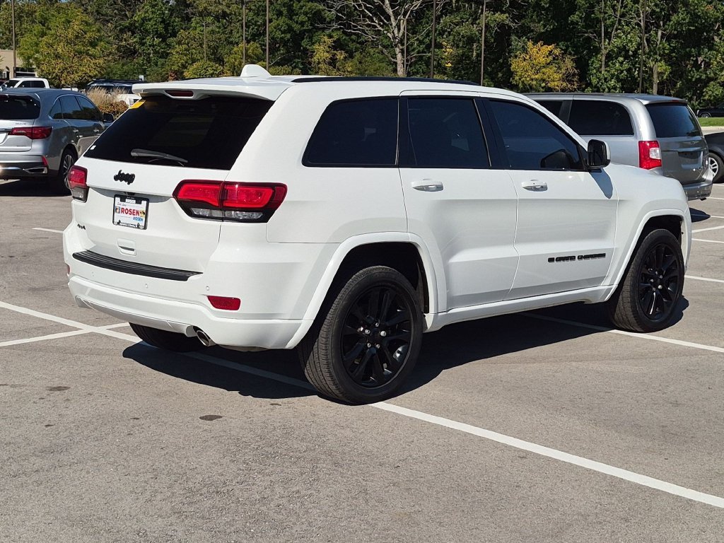 Used 2022 White Jeep Laredo X image 7