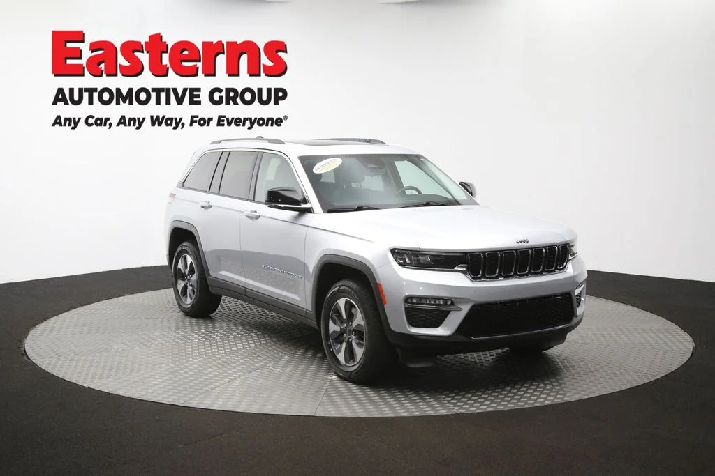 Used 2022 Silver Jeep 4xe image 53
