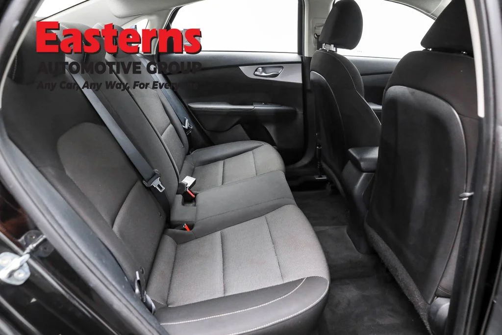 Used 2022 Black Kia LXS image 22