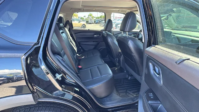 Used 2022 Black Nissan SV image 12