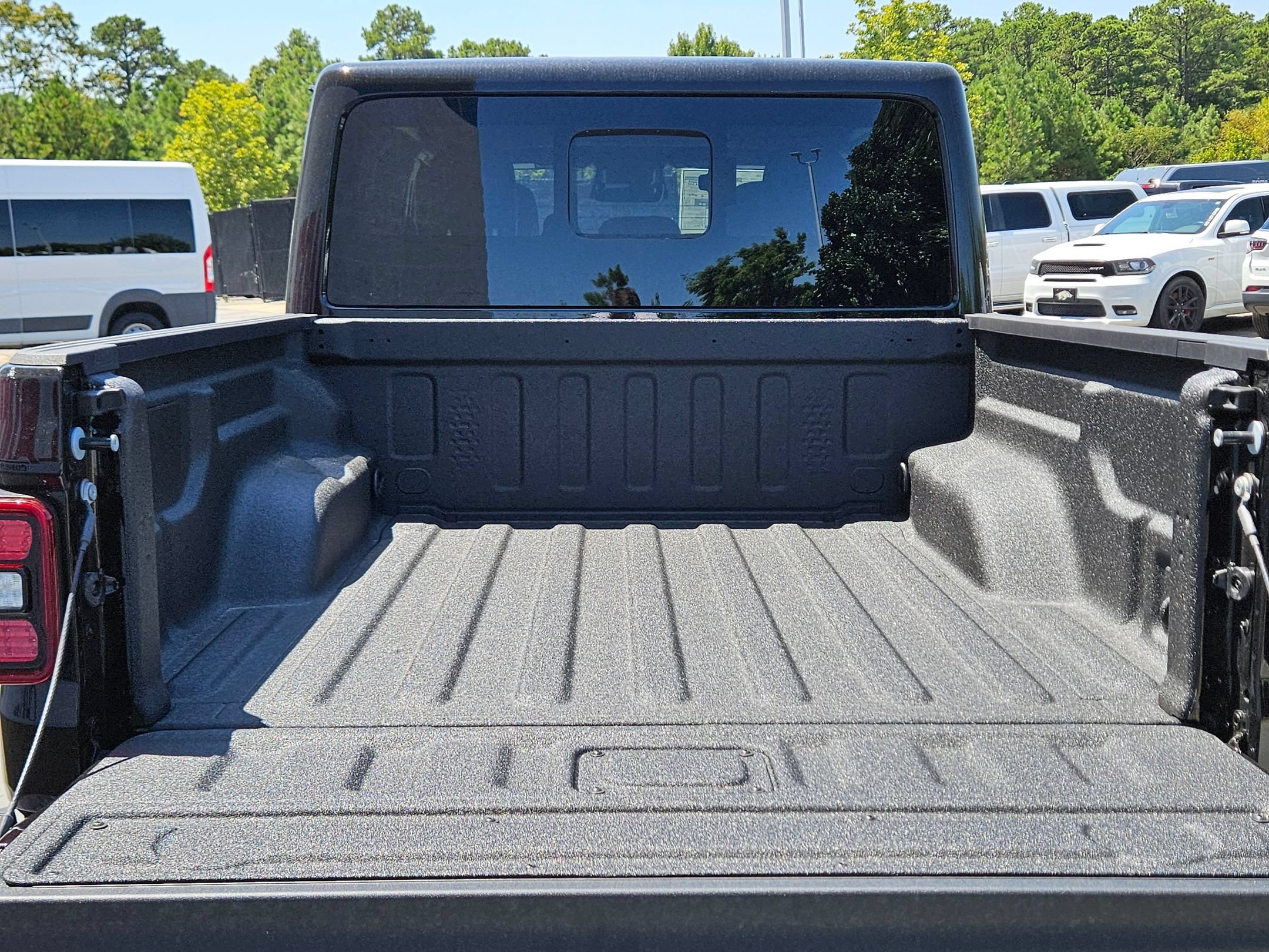 New 2026 Black Clear-Coat Exterior Paint Jeep Rubicon X image 26