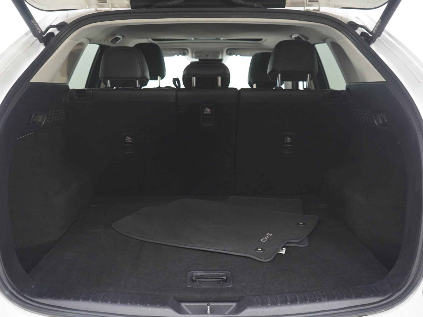 Used 2025 Rhodium White Metallic Mazda 2.5 S Preferred Package image 9