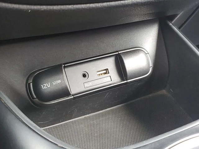 Used 2018 Green Kia Base image 26