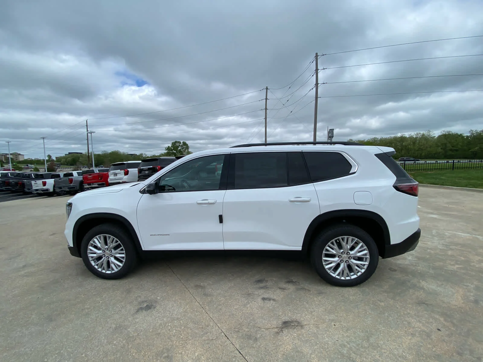 New 2026 Summit White GMC Elevation image 6