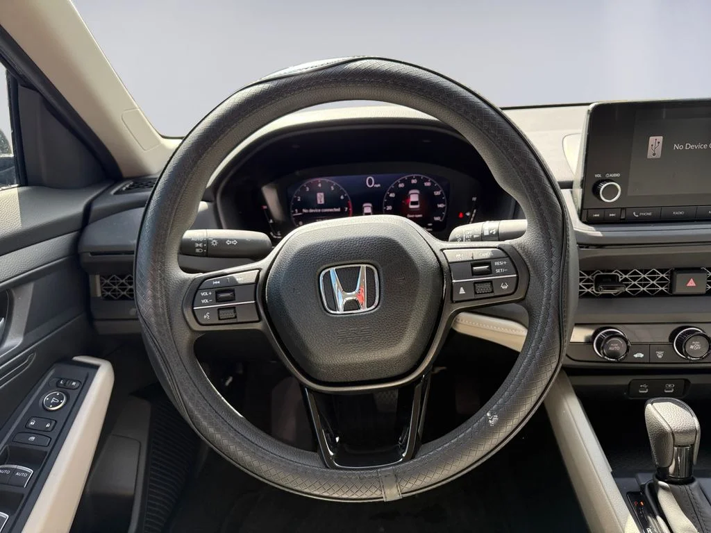 Used 2025  Honda LX image 13