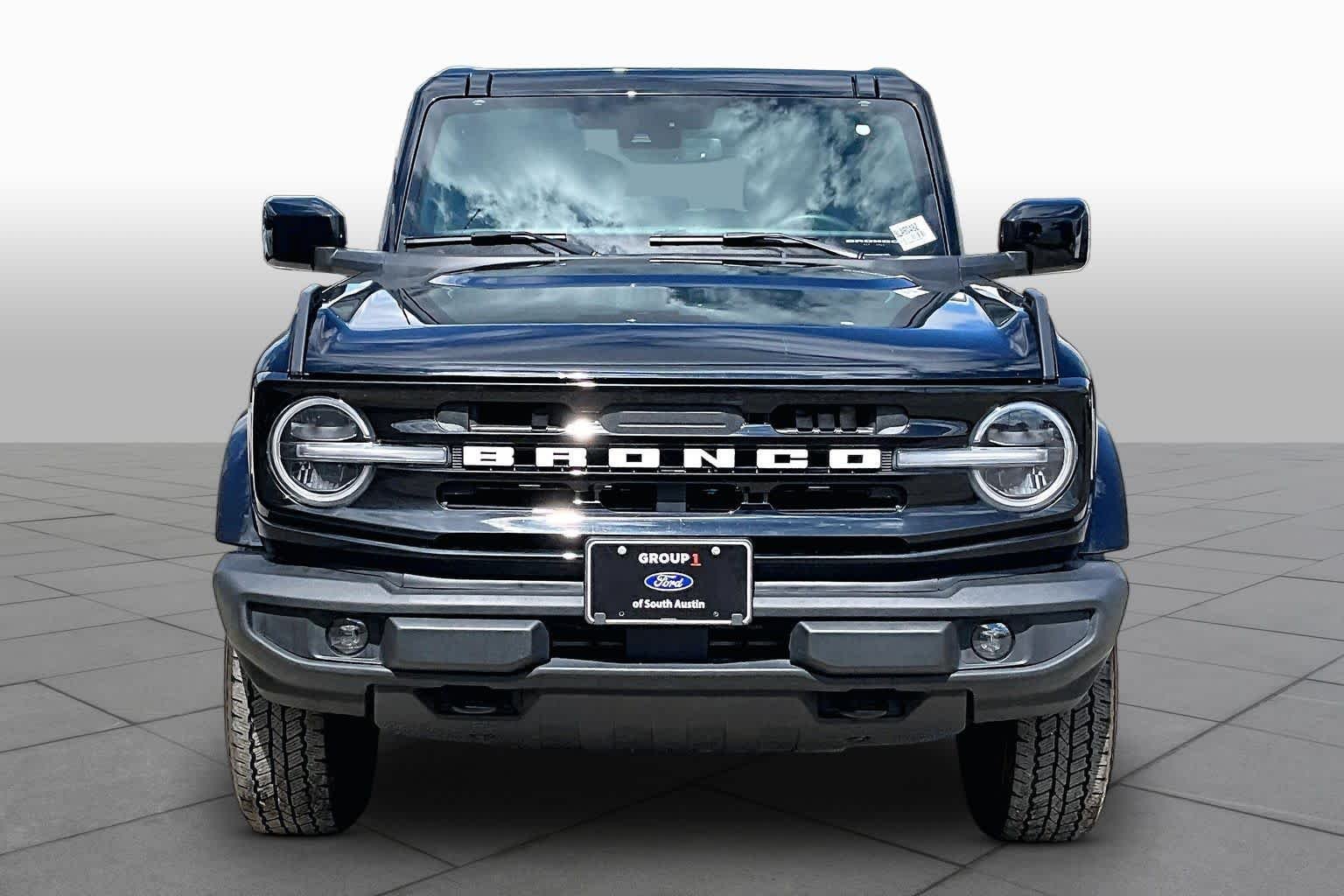 Certified Used 2025 Shadow Black Ford Outer Banks image 4
