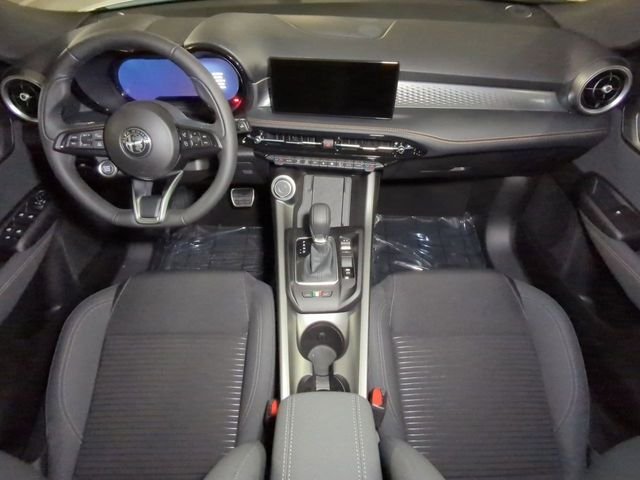 New 2025 Milano White Exterior Paint Alfa Romeo Base image 23