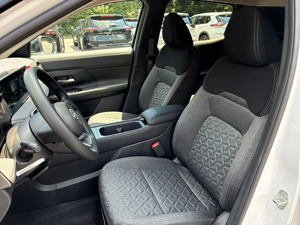New 2026 Aspen White TriCoat / Super Black Two-tone Nissan SV image 15