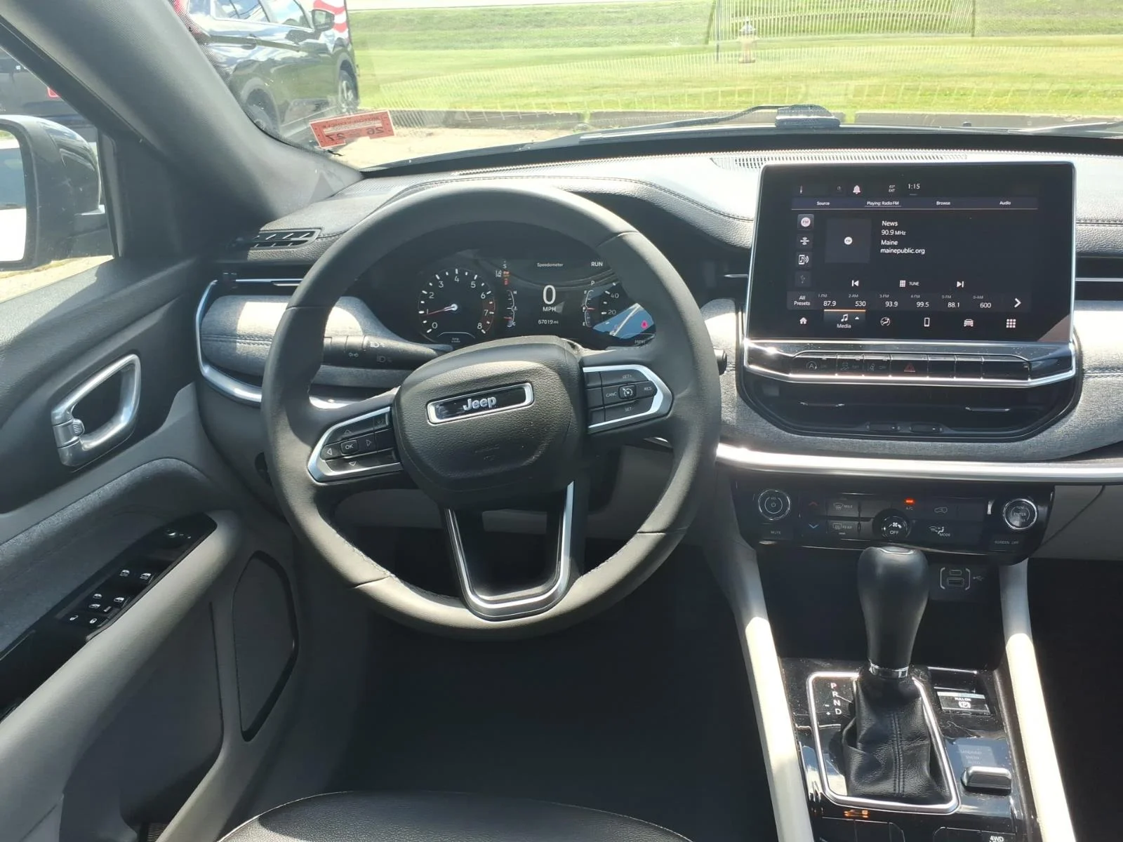 Used 2024 Gray Clearcoat Jeep Latitude image 18