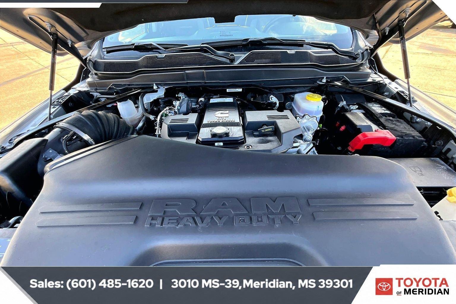 Used 2024 Billet Silver Metallic Clearcoat Ram Laramie image 8