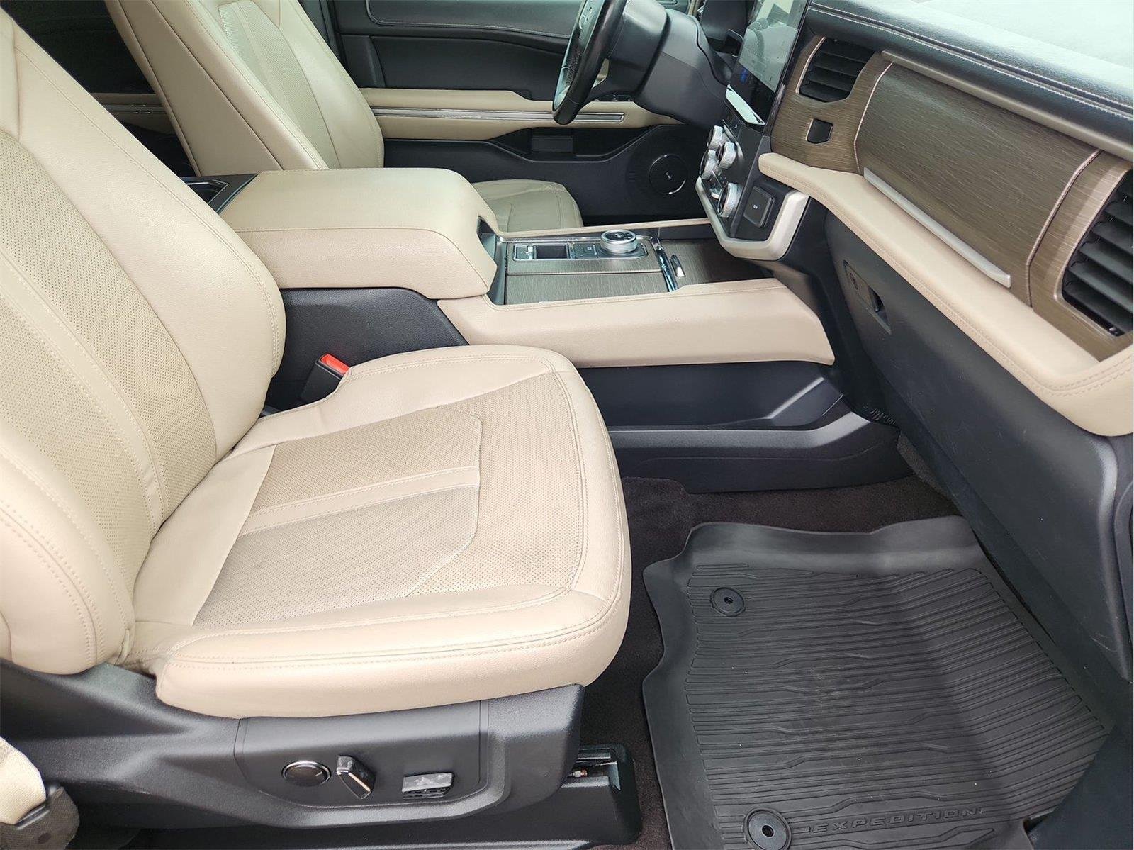2023 Ford Expedition photo 29 of 36