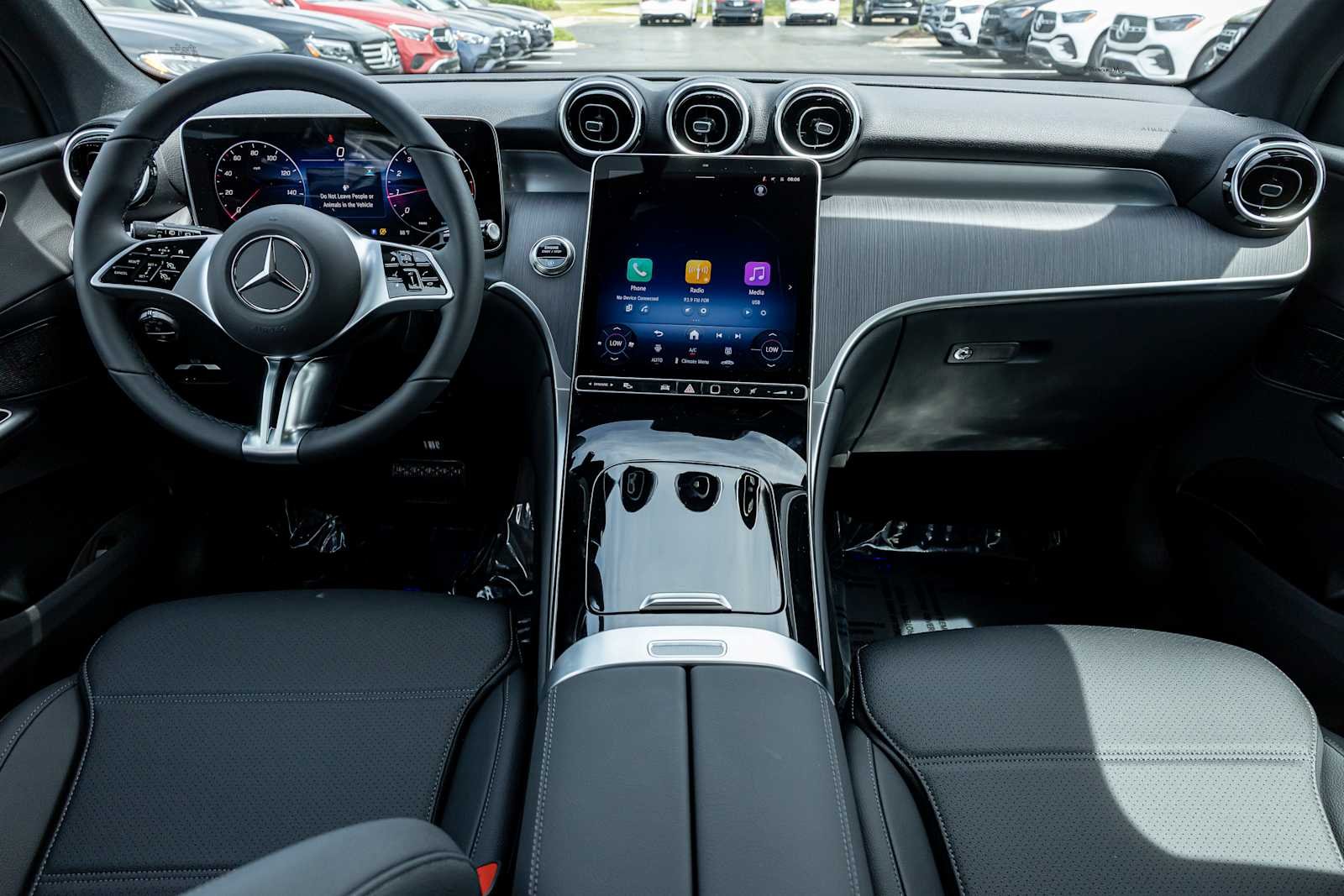 New 2026 BLACK Mercedes-Benz GLC 300 image 6