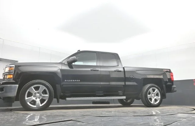 Used 2015 Black Chevrolet LT image 41