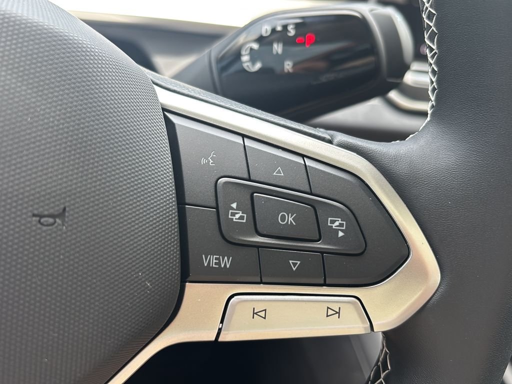 New 2026 White/off-white Volkswagen 2.0T SE image 23