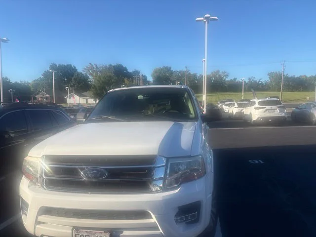 Used 2017 White Ford XLT image 4