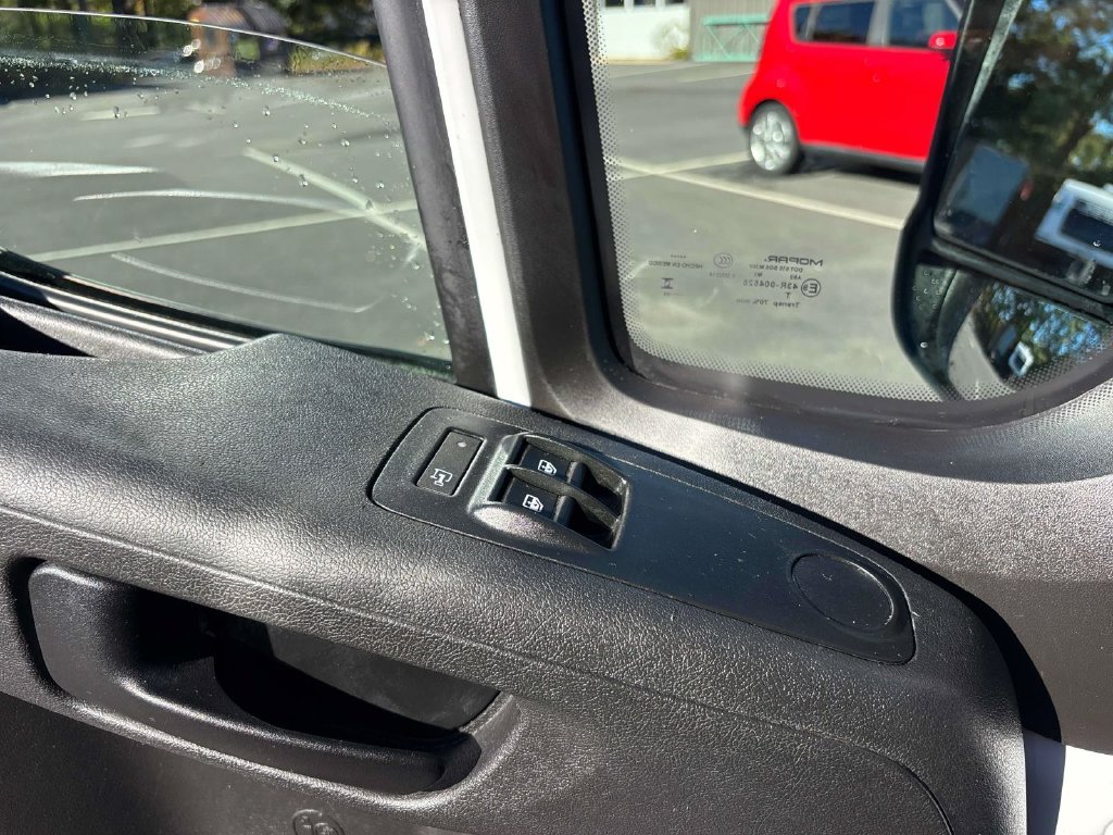 Used 2025 White Ram Base image 8