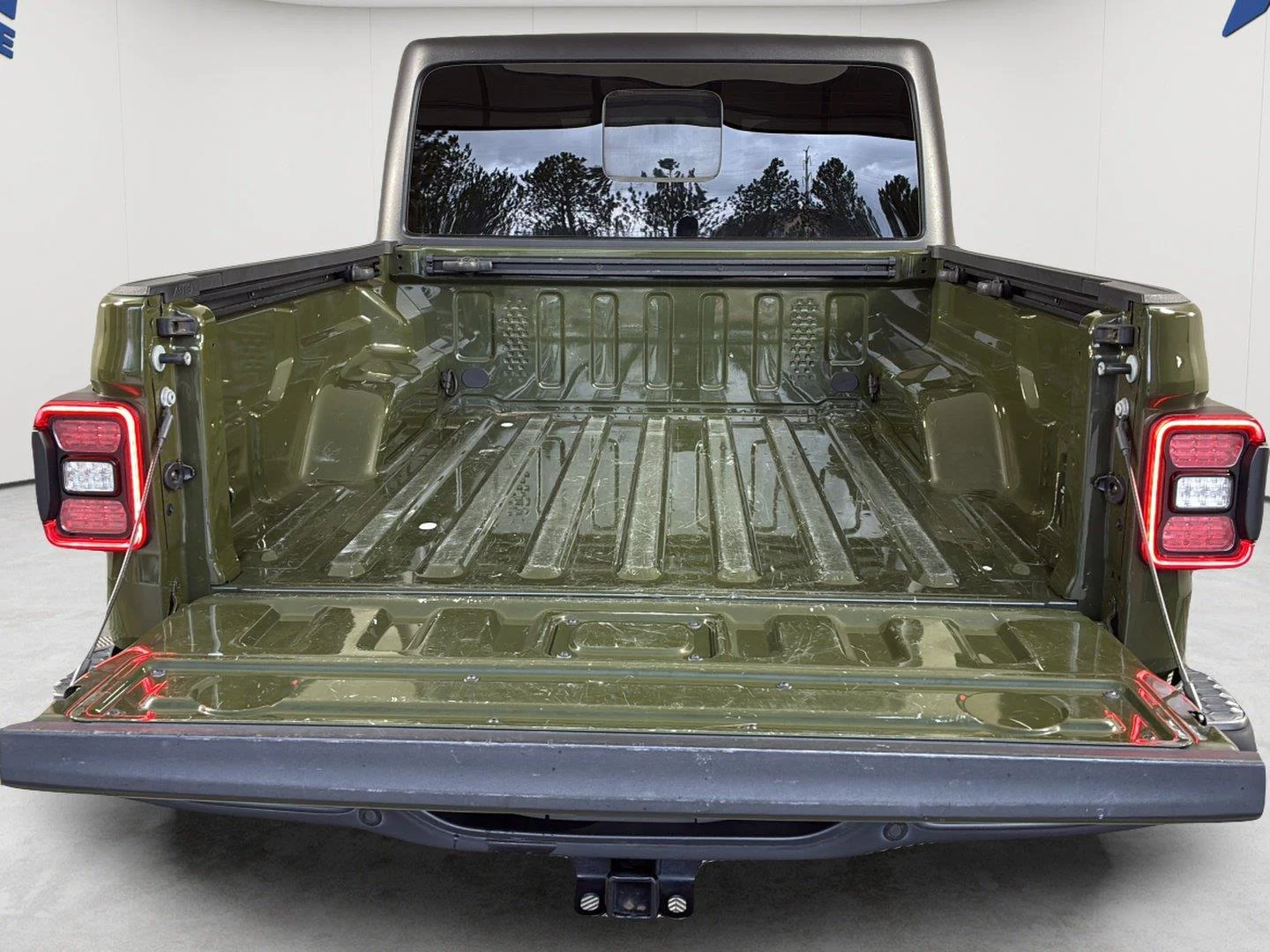 Used 2023 Sarge Green Clearcoat Jeep Rubicon image 9