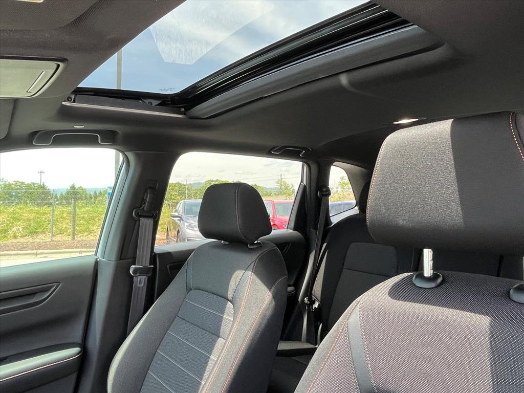 Used 2025 Solar Silver Metallic Sa Honda Sport image 9