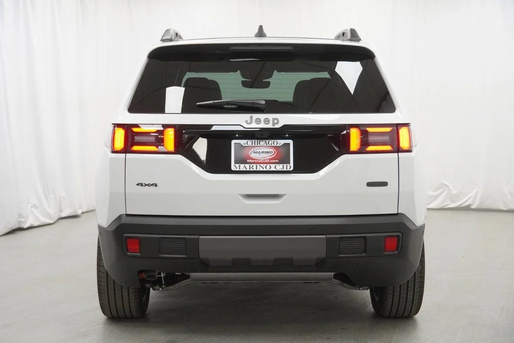 New 2026 Bright White Clear-Coat Exterior Paint Jeep Overland image 10